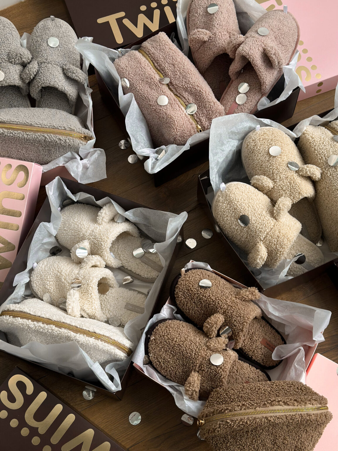 Подарунковий набір TEDDY milk (косметичка, капці, пакування коричневе)