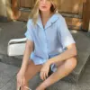 Бавовна жатка Костюм сорочка та шорти біла смужка на блакитному