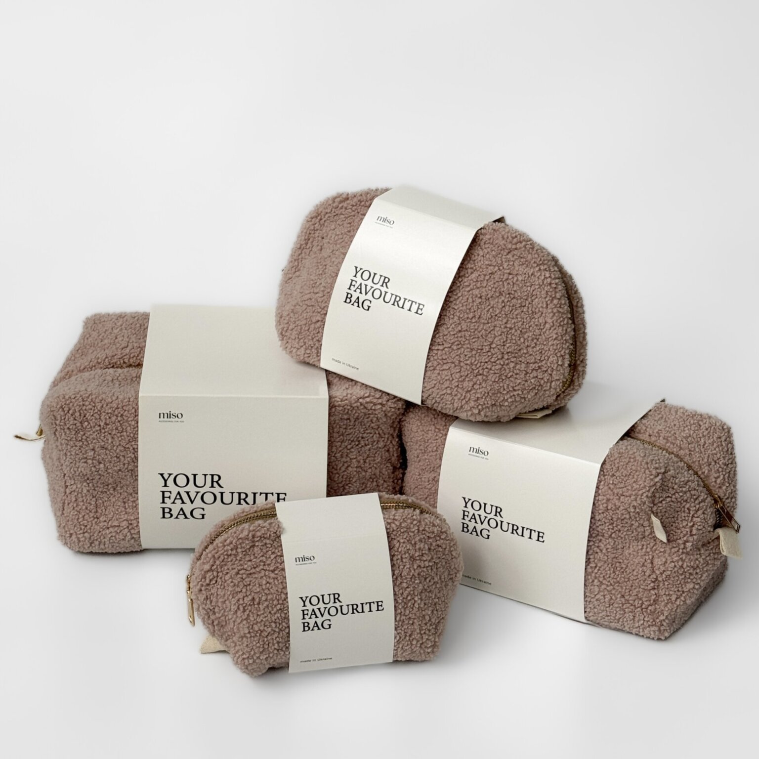 Косметичка TEDDY кольору пудра середня трикутна