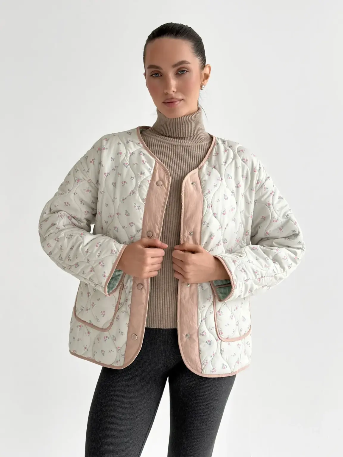 Куртка стьобана у квітку біла onesize, SALE (з дефектами)