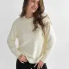 Светр в'язаний молочний