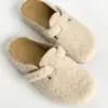 Клоги жіночі Teddy з ремінцем молочні