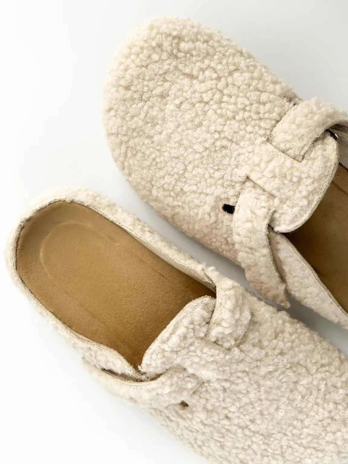 Клоги жіночі Teddy з ремінцем молочні