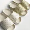 Twins капці піна пляжні та вуличні білі у квітку (=)
