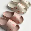 Twins капці піна пляжні та вуличні молочні у червону квітку (=)