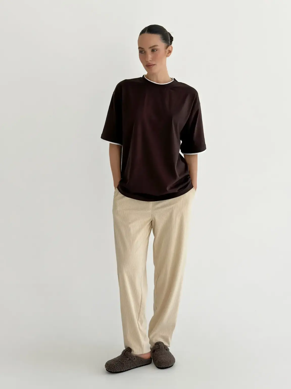 Футболка з білим кантом коричнева, onesize
