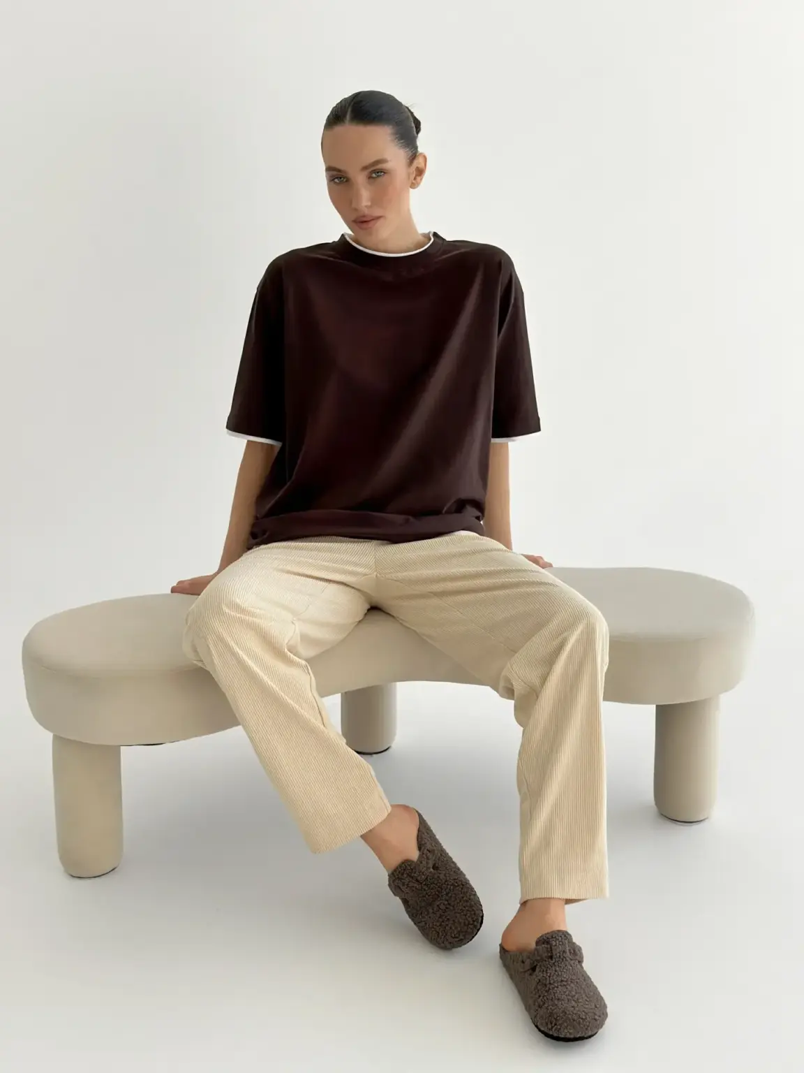 Футболка з білим кантом коричнева, onesize