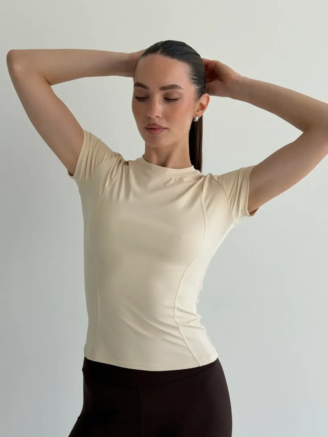 Yoga футболка молочна
