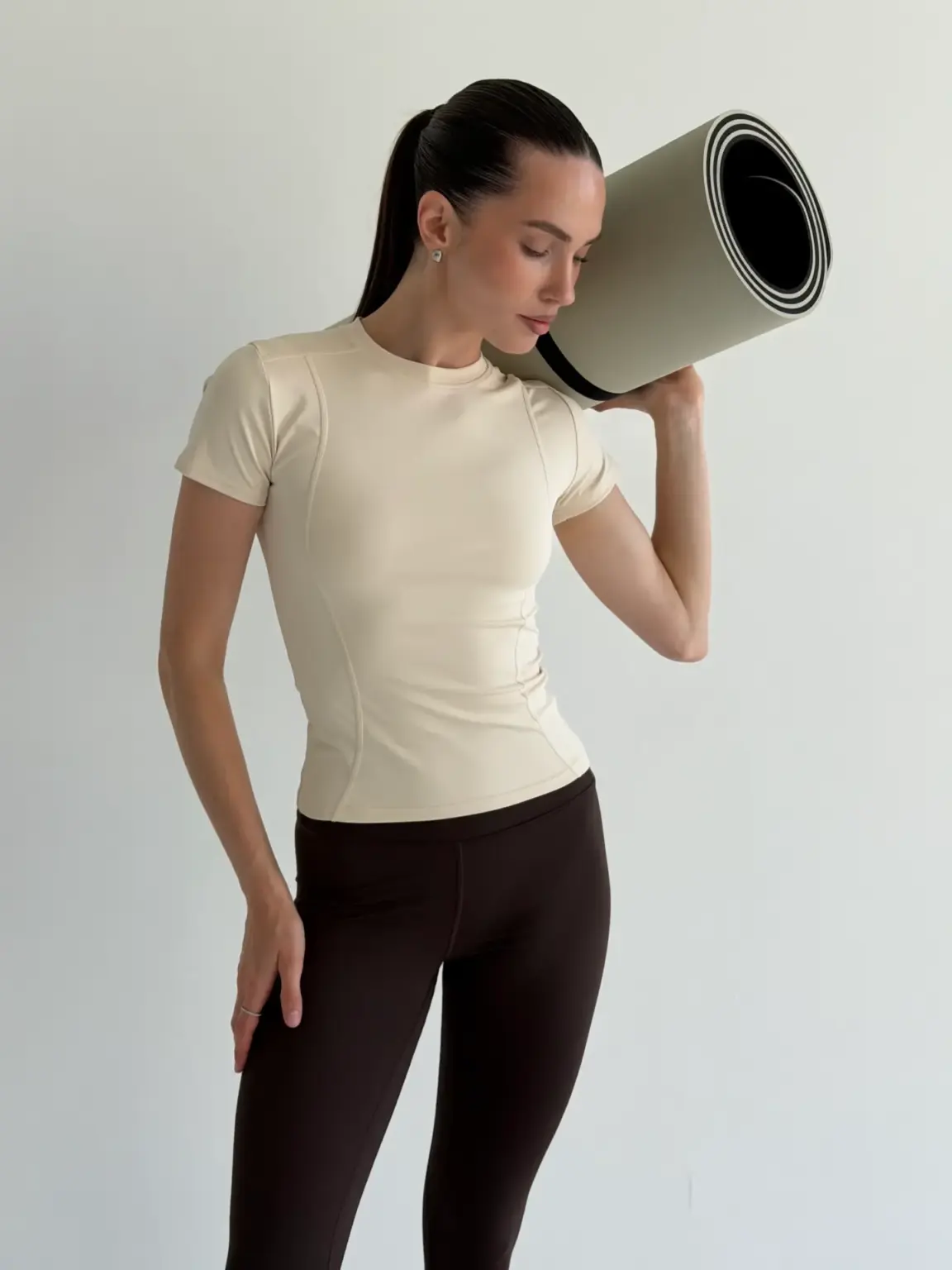 Yoga футболка молочна