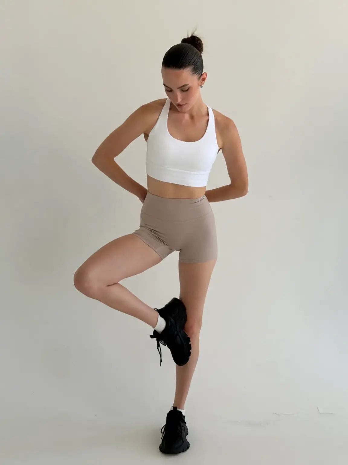 Yoga шорти бежеві